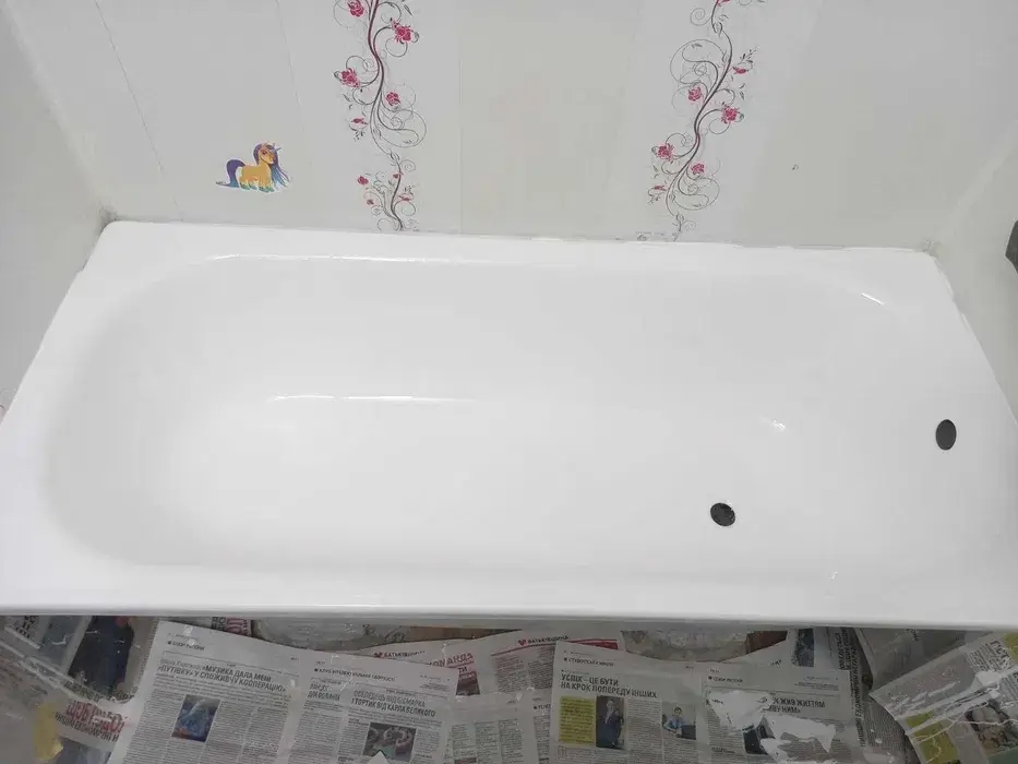 Bathtub after resurfacing in London