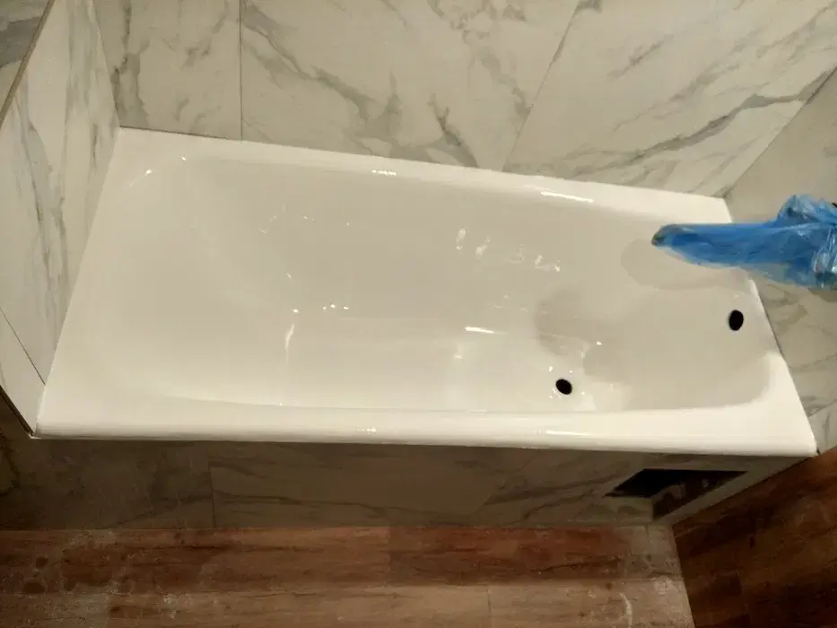 Bath after resurfacing in London