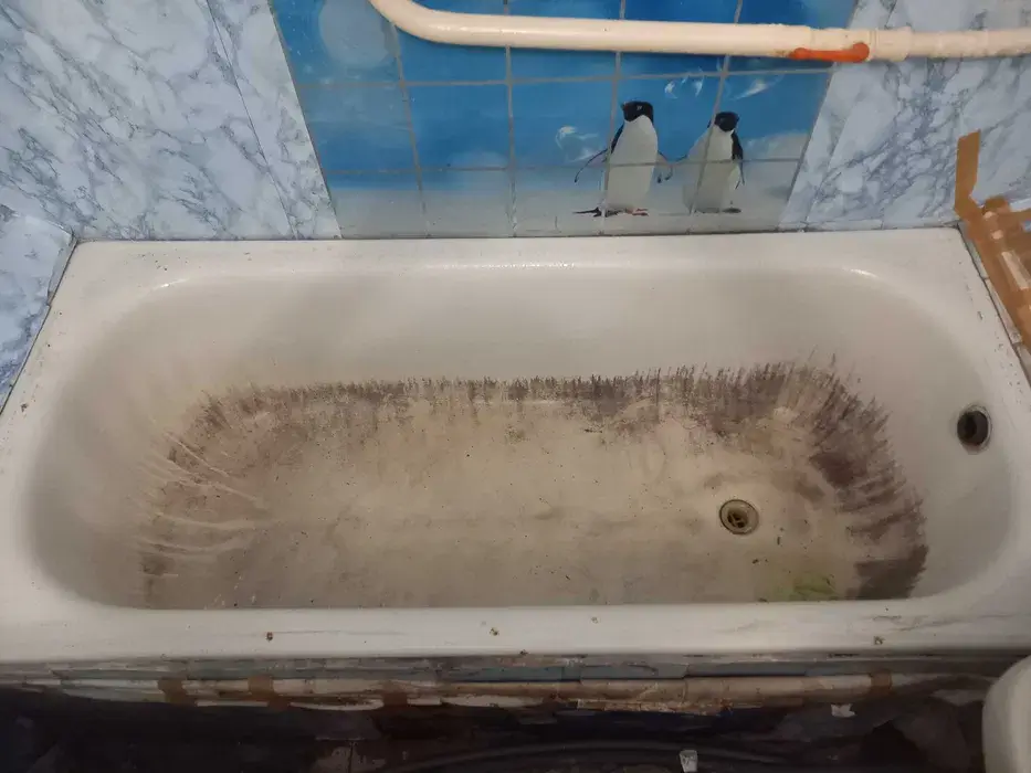 Bathtub before resurfacing in London