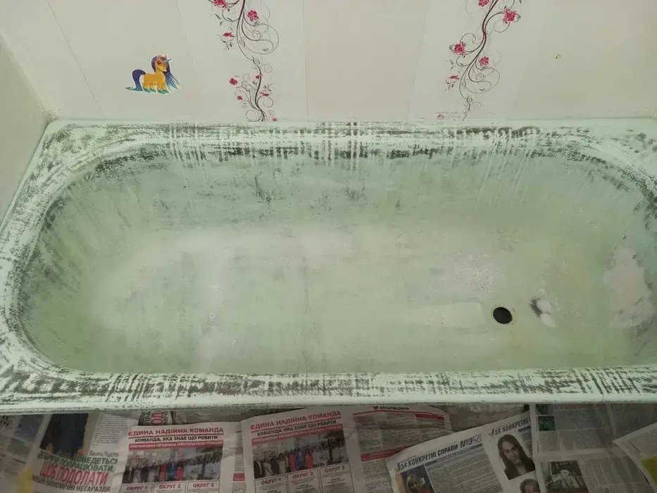 Bathtub before resurfacing in London